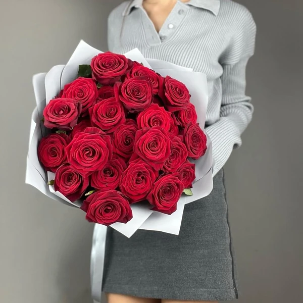 Букет из 25 красных роз "Forever and Always"